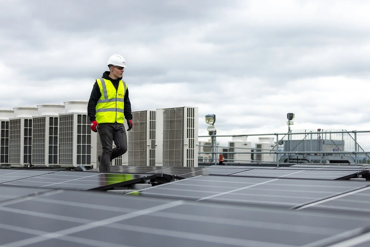 Cómo ahorrar en la factura de la luz con energía solar